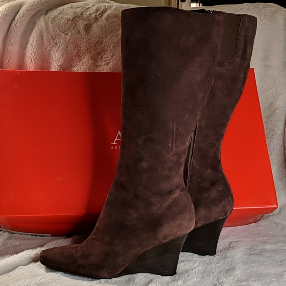 👠 Vintage Anne Klein Suede Boots - Picture 3 of 10